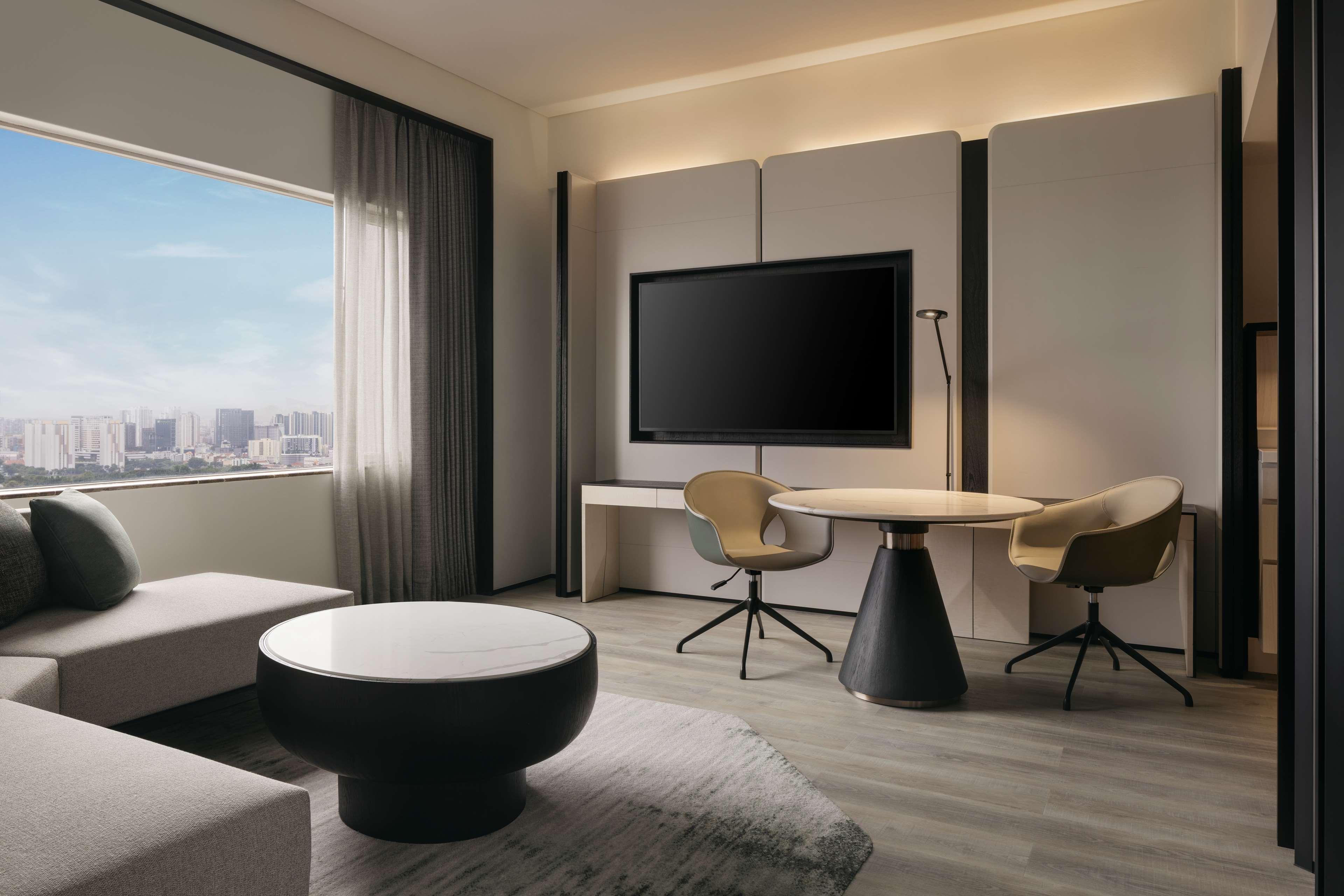 ฮิลตัน สิงคโปร์ ออร์ชาร์ด Hotel ภายนอก รูปภาพ A guest room at the hotel