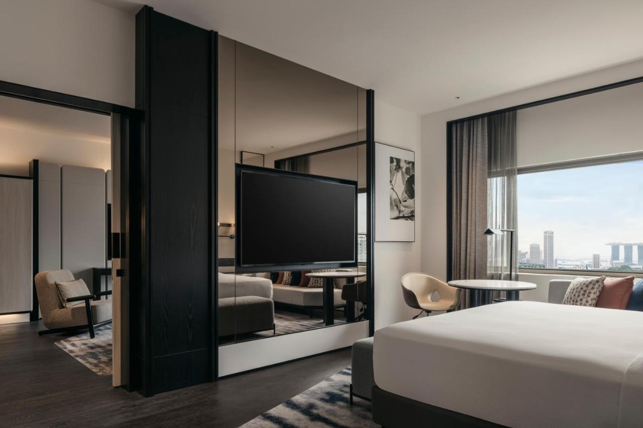 ฮิลตัน สิงคโปร์ ออร์ชาร์ด Hotel ภายนอก รูปภาพ A guest room at the hotel