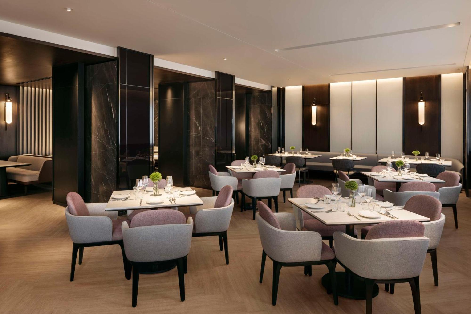 ฮิลตัน สิงคโปร์ ออร์ชาร์ด Hotel ภายนอก รูปภาพ The interior of the restaurant